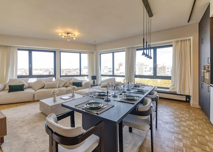 Penthouse Luxe 3 Bedrooms Center